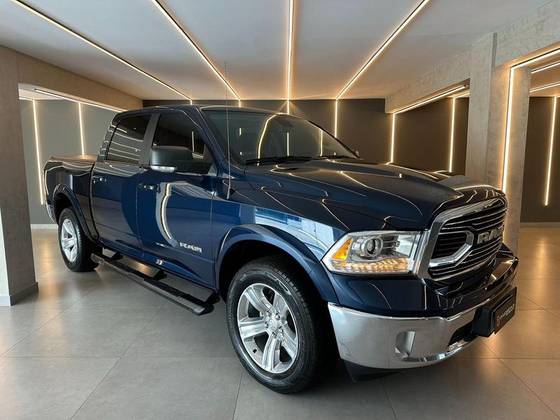 RAM CLASSIC 5.7 V8 GASOLINA LARAMIE CD 4X4 AUTOMÁTICO